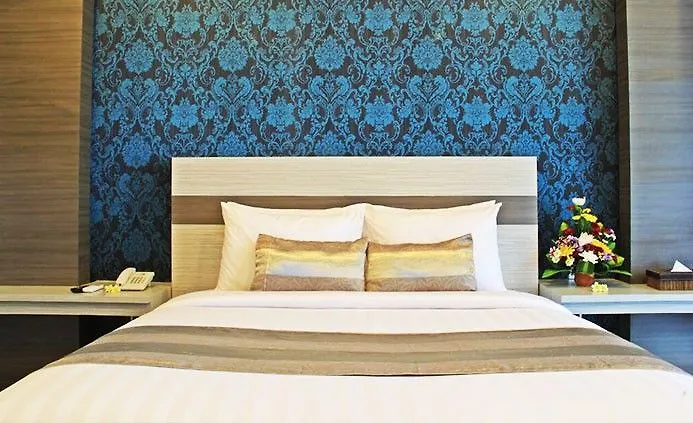 Transera Kamini Legian Hotel